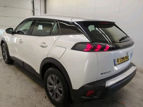 Peugeot 2008 50 kWh Active Pack, снимка 3