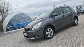 Toyota Verso ВСИЧКО ПЛАТЕНО/ОБСЛУЖЕН/РЕЙЛИНГ/ТЕГЛИЧ/KEYLESS_GO - 5000 € / 9779.15 лв. - 93127218 2