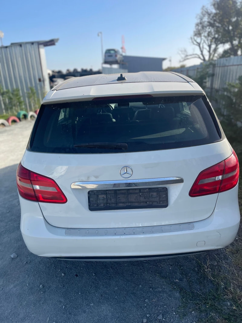 Mercedes-Benz B 180 CNG автомат на части , снимка 5 - Автомобили и джипове - 38562072