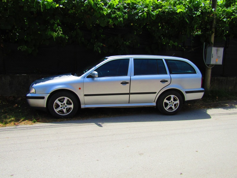 Skoda Octavia, снимка 3 - Автомобили и джипове - 46443704