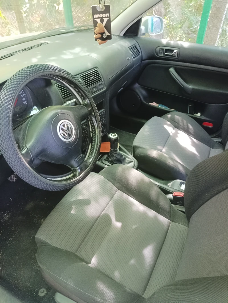 VW Golf, снимка 4 - Автомобили и джипове - 46937131