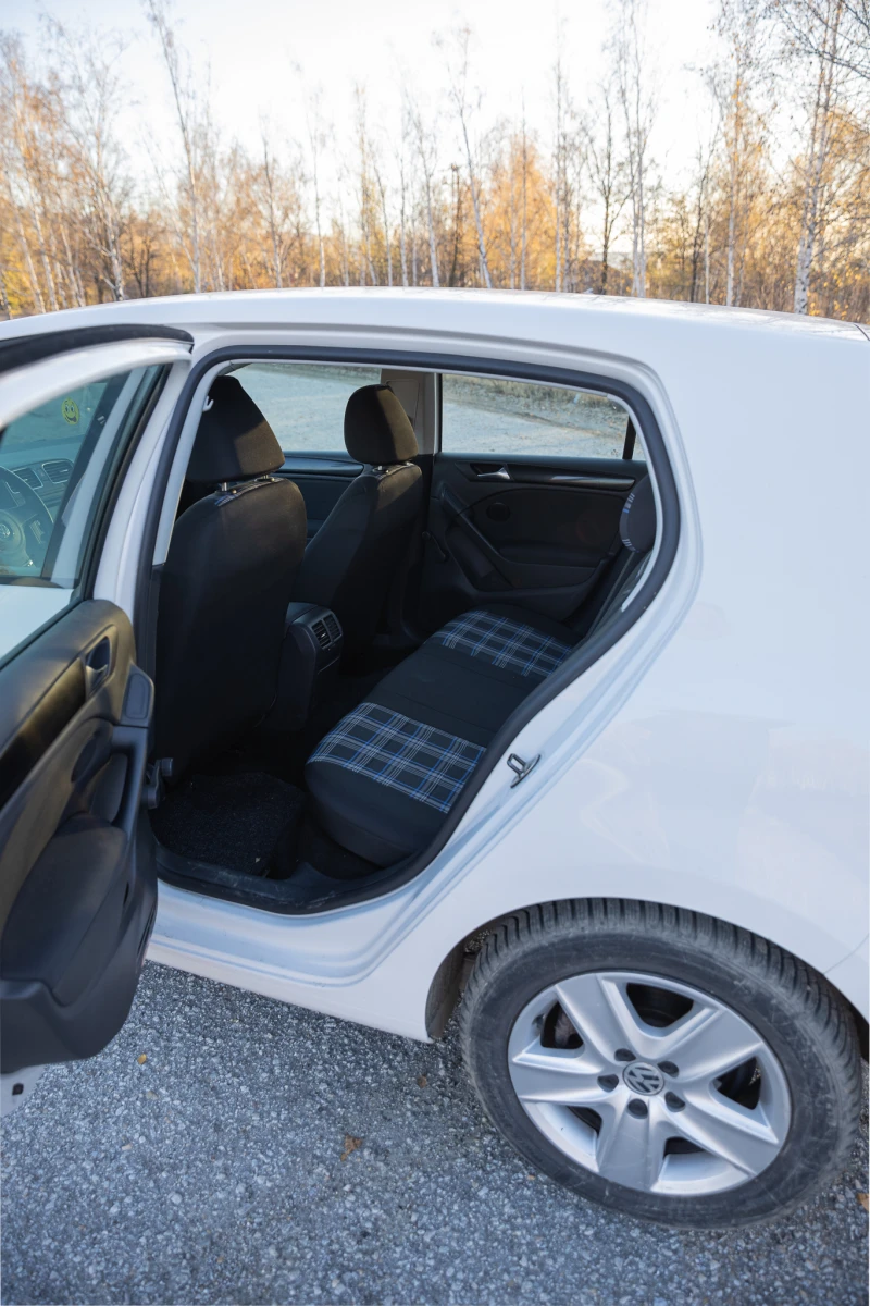 VW Golf, снимка 9 - Автомобили и джипове - 52425761