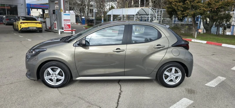 Mazda 2 УНИКАТ-2023 ГОД.-ХИБРИД-АВТОМАТ, снимка 2 - Автомобили и джипове - 53468090