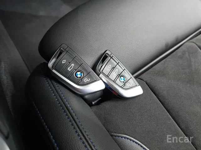 BMW 320 320i M Sport, снимка 16 - Автомобили и джипове - 55684281