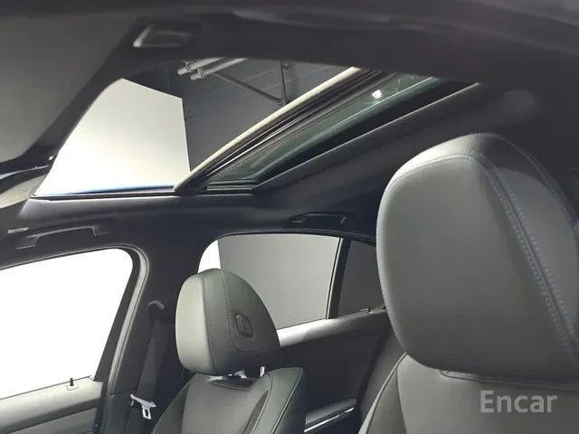 BMW 320 320i M Sport, снимка 9 - Автомобили и джипове - 55684281