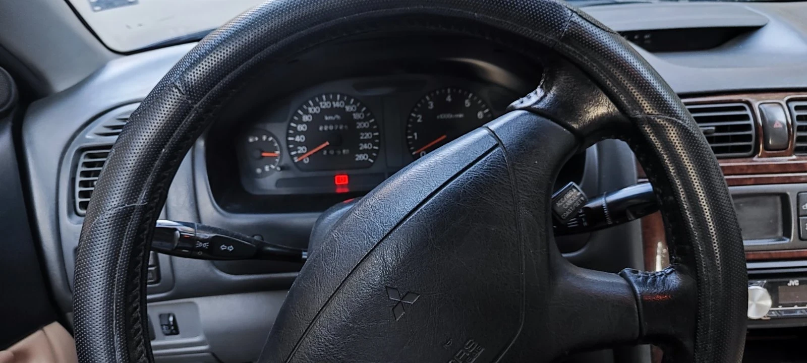 Mitsubishi Galant  - изображение 4