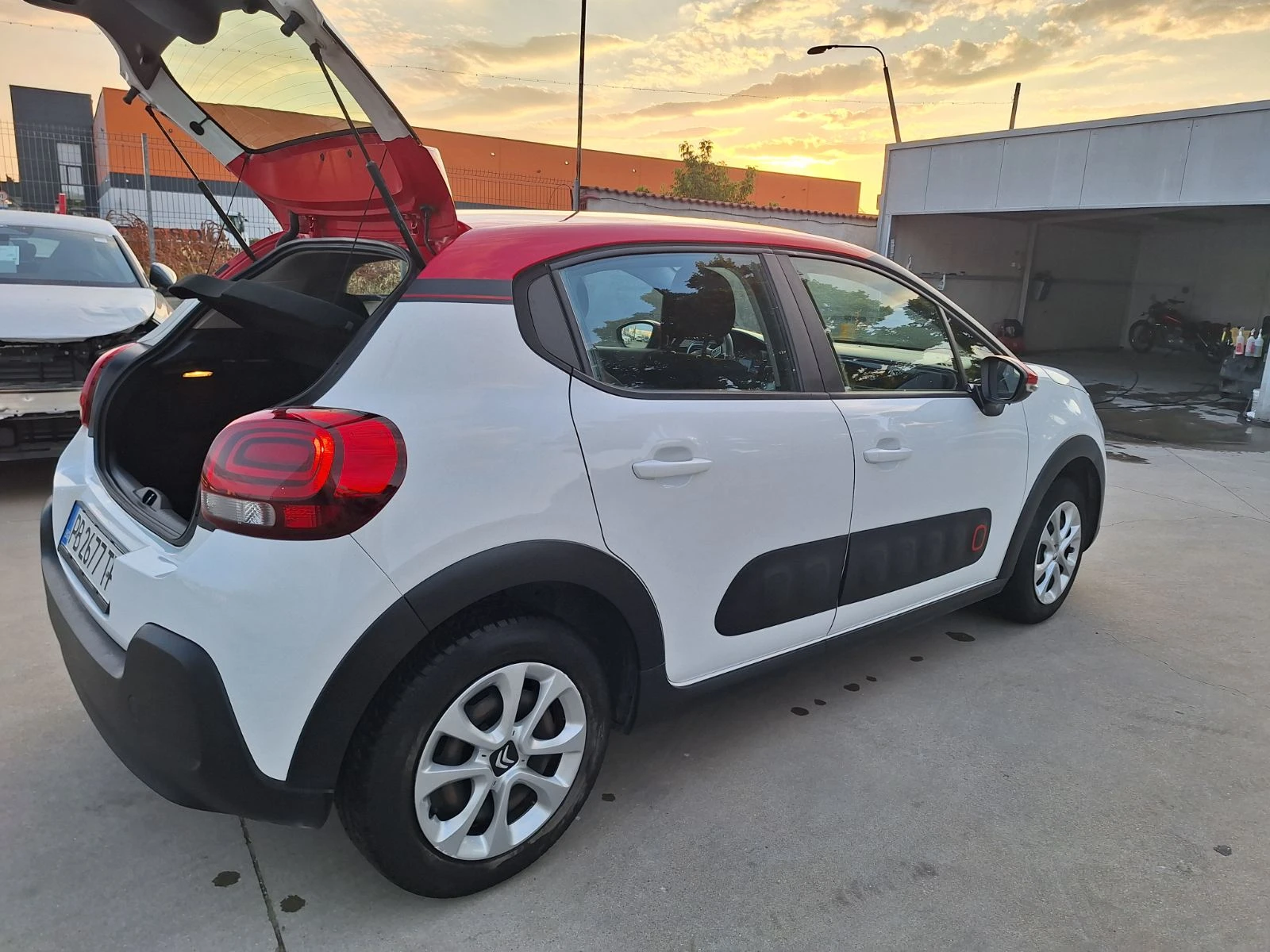 Citroen C3 1.2 PURETECH - изображение 8