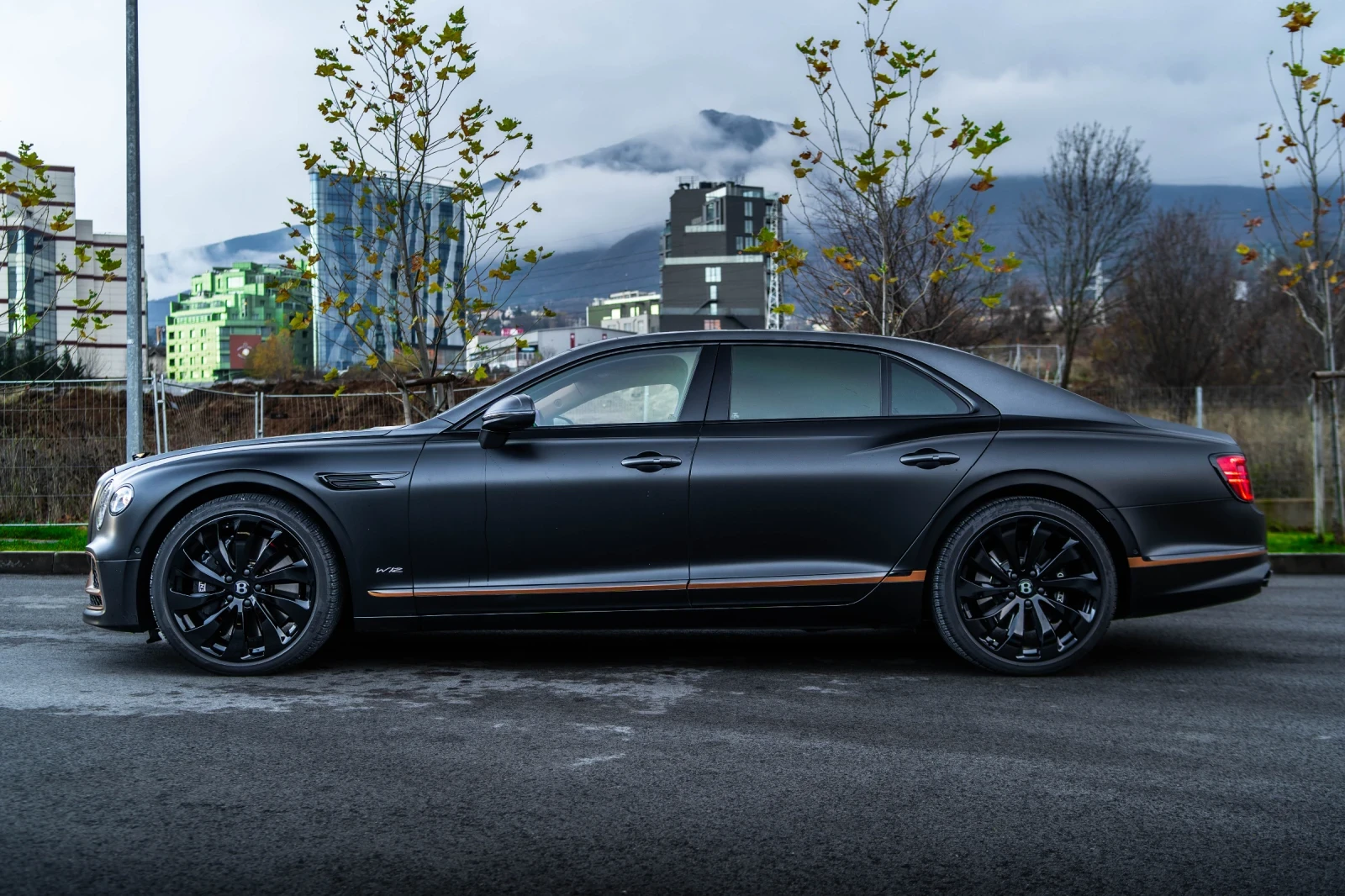 Bentley Flying Spur W12 Mulliner - изображение 6