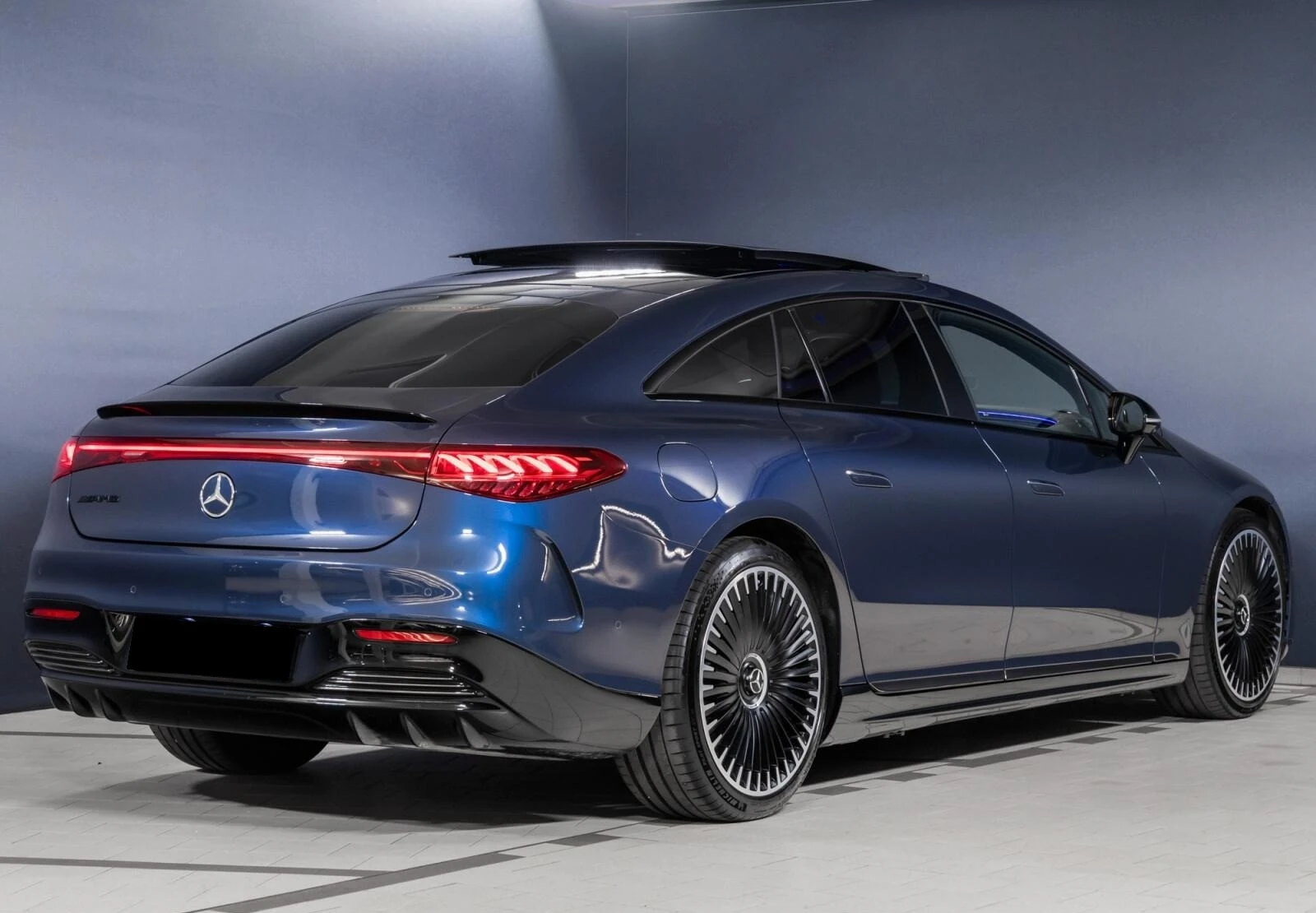 Mercedes-Benz EQS 53 AMG/4M/DYNAMIC PLUS/CARBON/HYPERSCREEN/BURM/360 - изображение 7