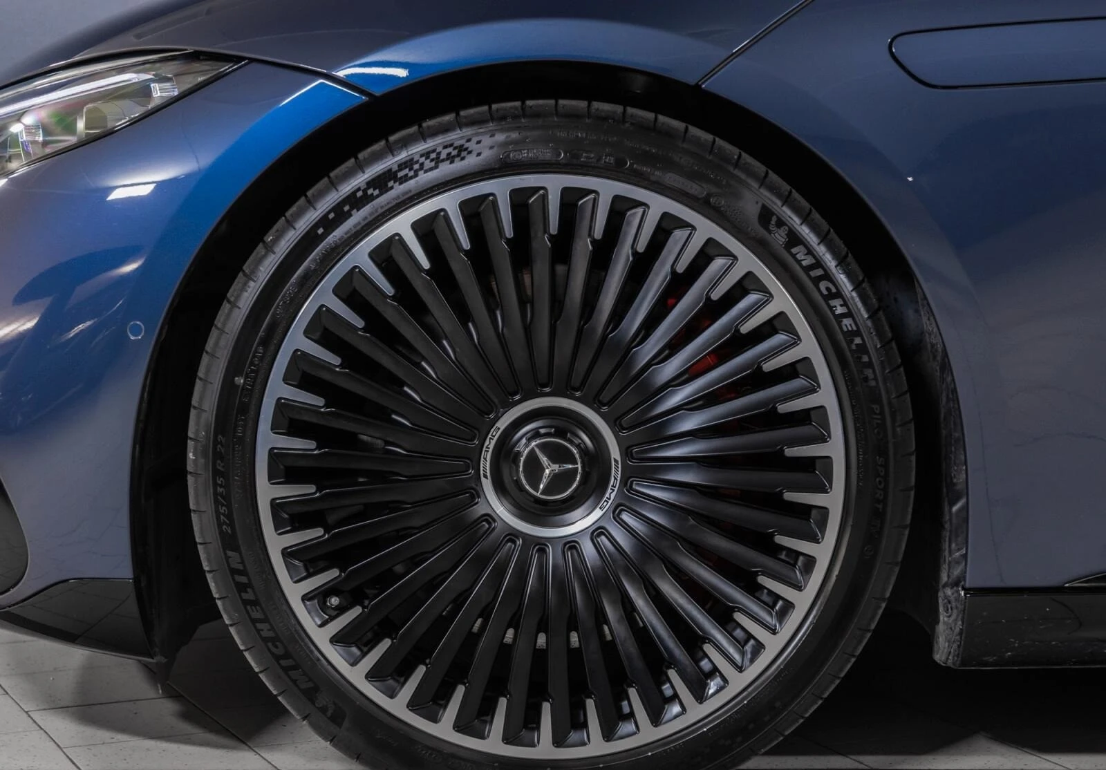 Mercedes-Benz EQS 53 AMG/4M/DYNAMIC PLUS/CARBON/HYPERSCREEN/BURM/360 - изображение 4