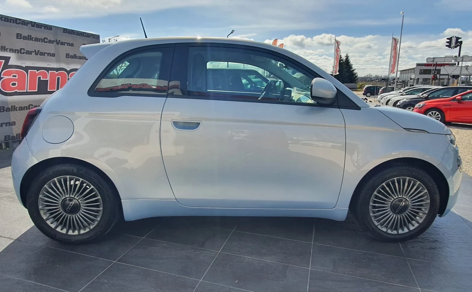 Fiat 500e ICON 42KW LONG RANGE, снимка 8 - Автомобили и джипове - 53761284