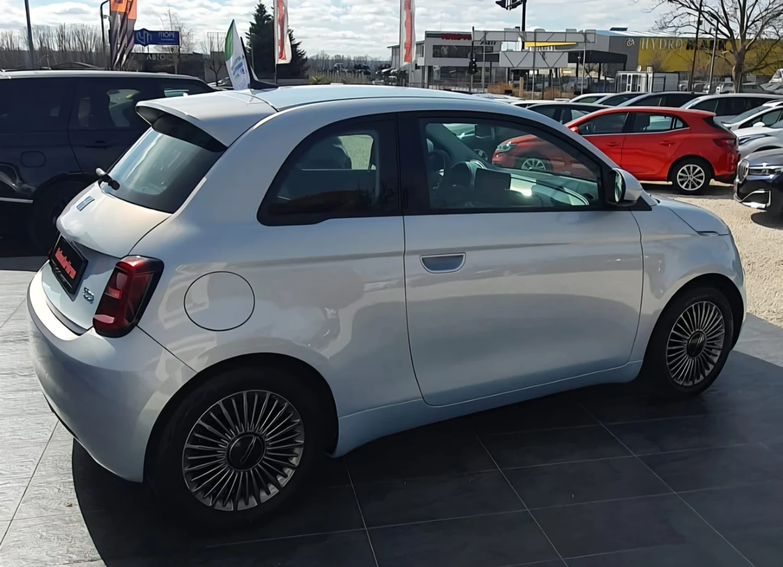 Fiat 500e ICON 42KW LONG RANGE, снимка 9 - Автомобили и джипове - 53761284