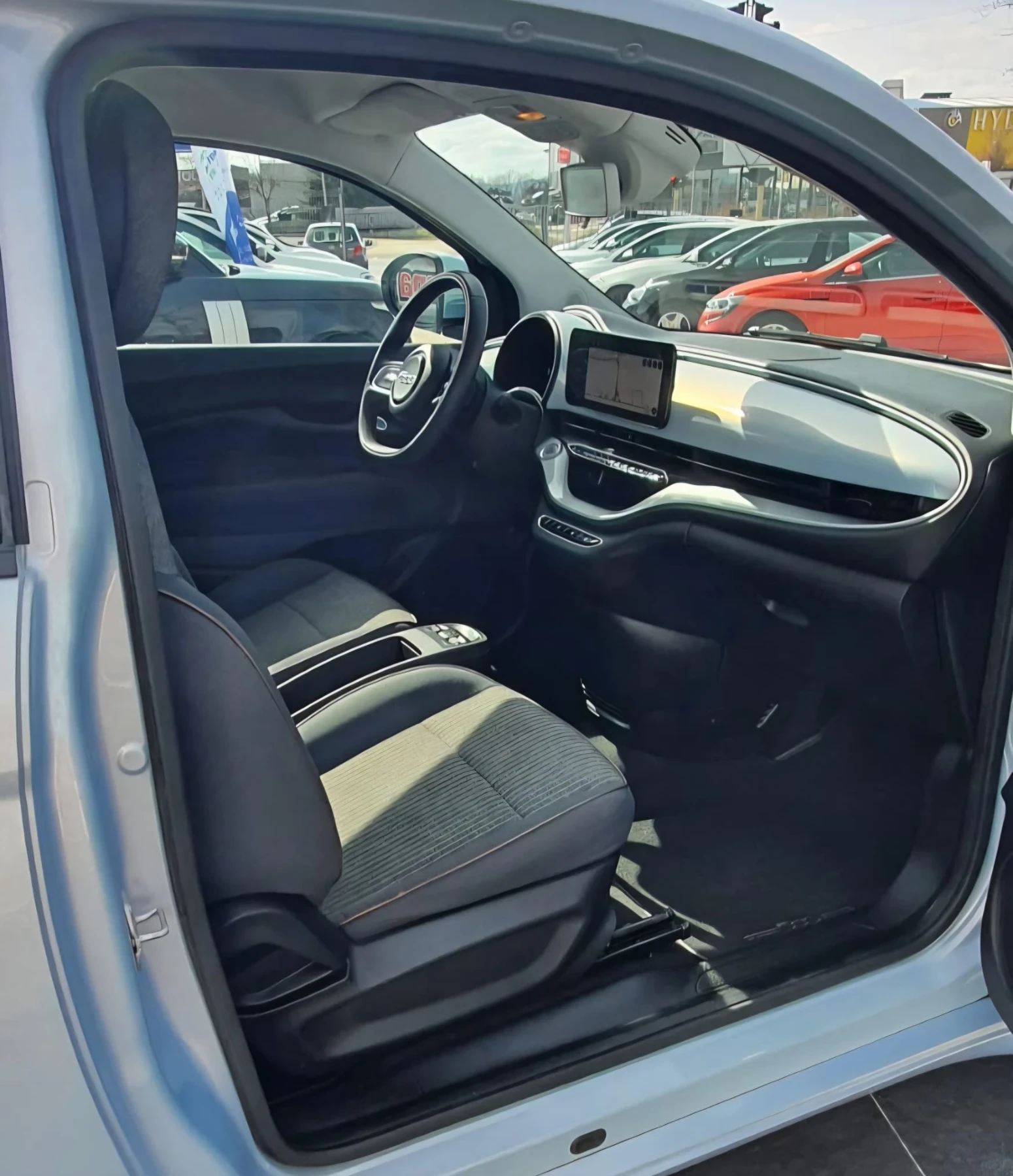 Fiat 500e ICON 42KW LONG RANGE, снимка 15 - Автомобили и джипове - 53761284