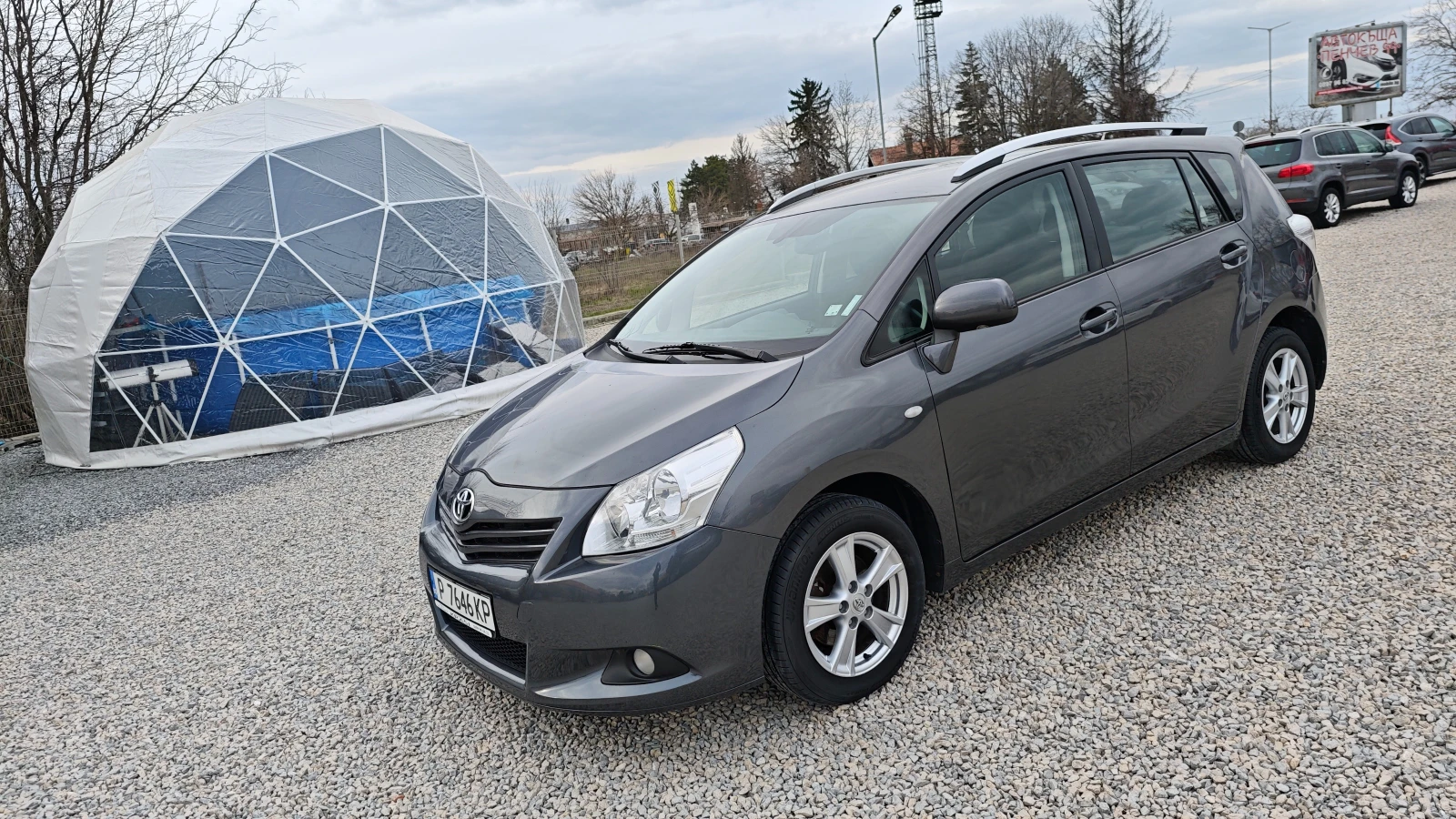 Toyota Verso ВСИЧКО ПЛАТЕНО/ОБСЛУЖЕН/РЕЙЛИНГ/ТЕГЛИЧ/KEYLESS_GO