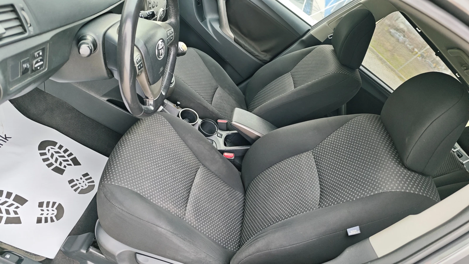 Toyota Verso ВСИЧКО ПЛАТЕНО/ОБСЛУЖЕН/РЕЙЛИНГ/ТЕГЛИЧ/KEYLESS_GO, снимка 15 - Автомобили и джипове - 53934371