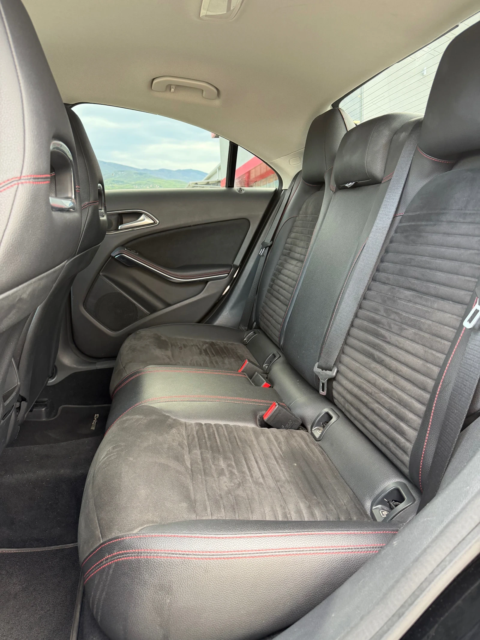 Mercedes-Benz CLA 200 AMG , снимка 13 - Автомобили и джипове - 54257698