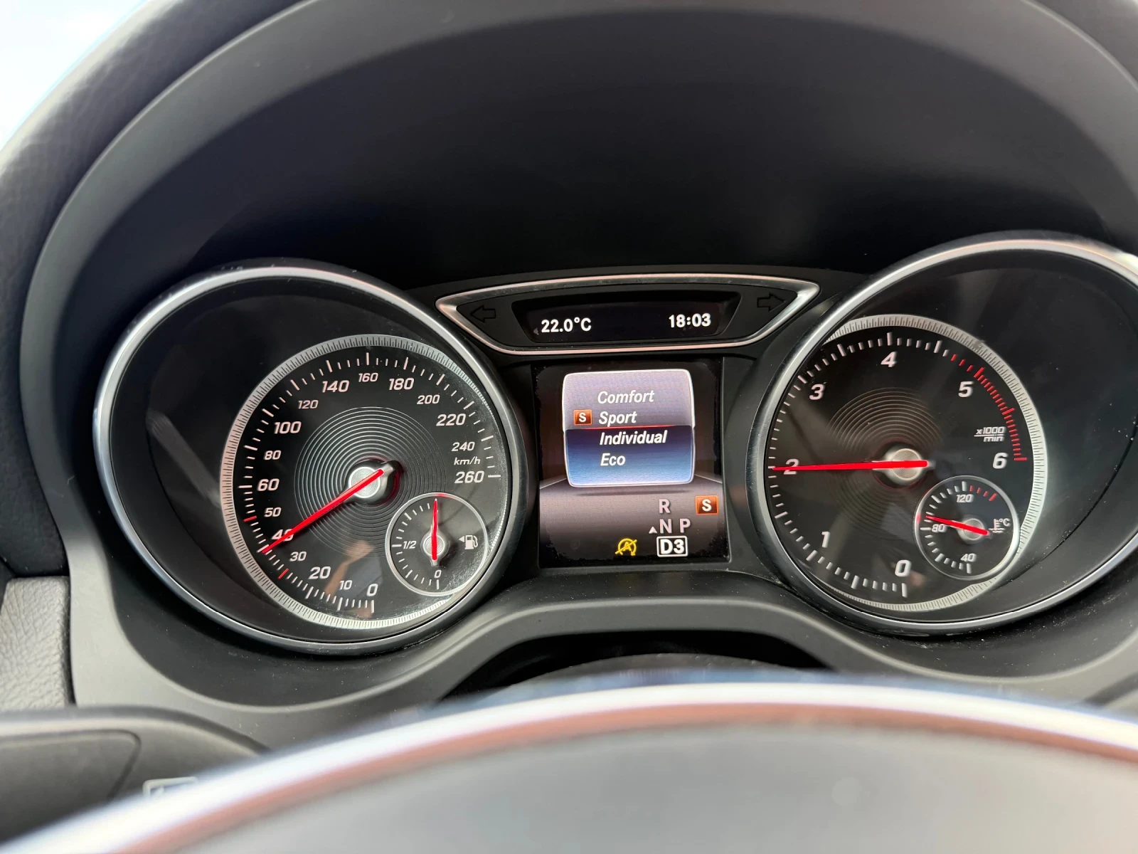 Mercedes-Benz CLA 200 AMG , снимка 14 - Автомобили и джипове - 54257698