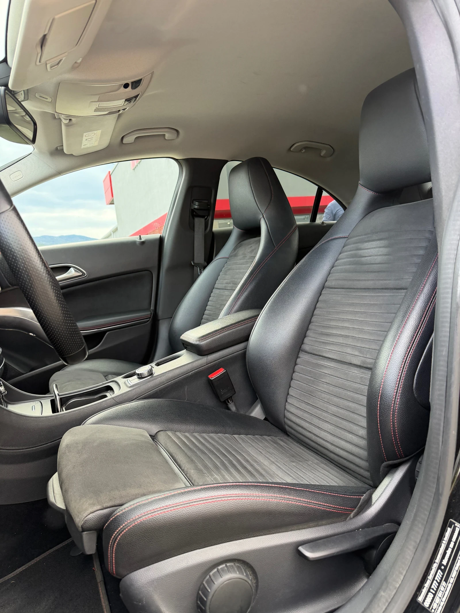 Mercedes-Benz CLA 200 AMG , снимка 10 - Автомобили и джипове - 54257698