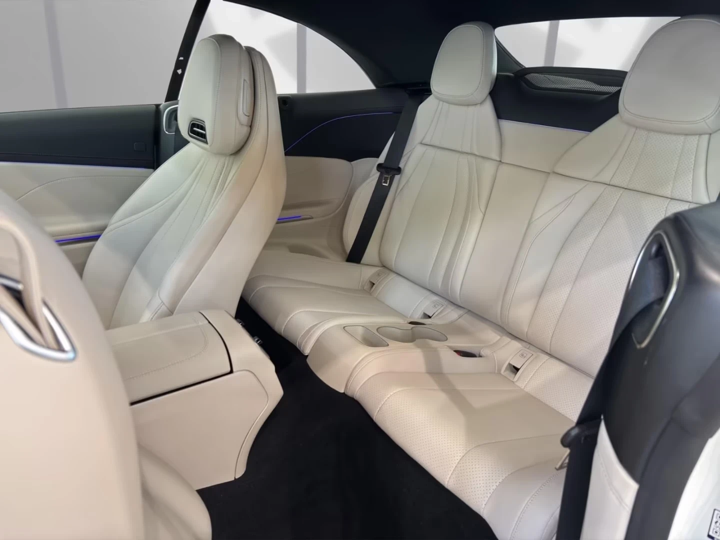 Mercedes-Benz CLE 180 Cabrio , снимка 9 - Автомобили и джипове - 54417082