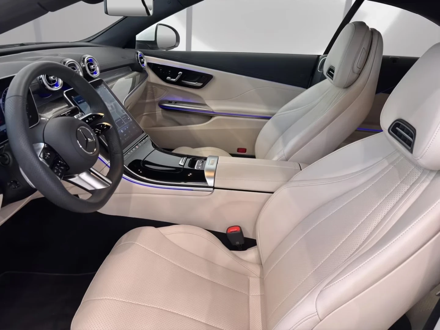 Mercedes-Benz CLE 180 Cabrio , снимка 8 - Автомобили и джипове - 54417082