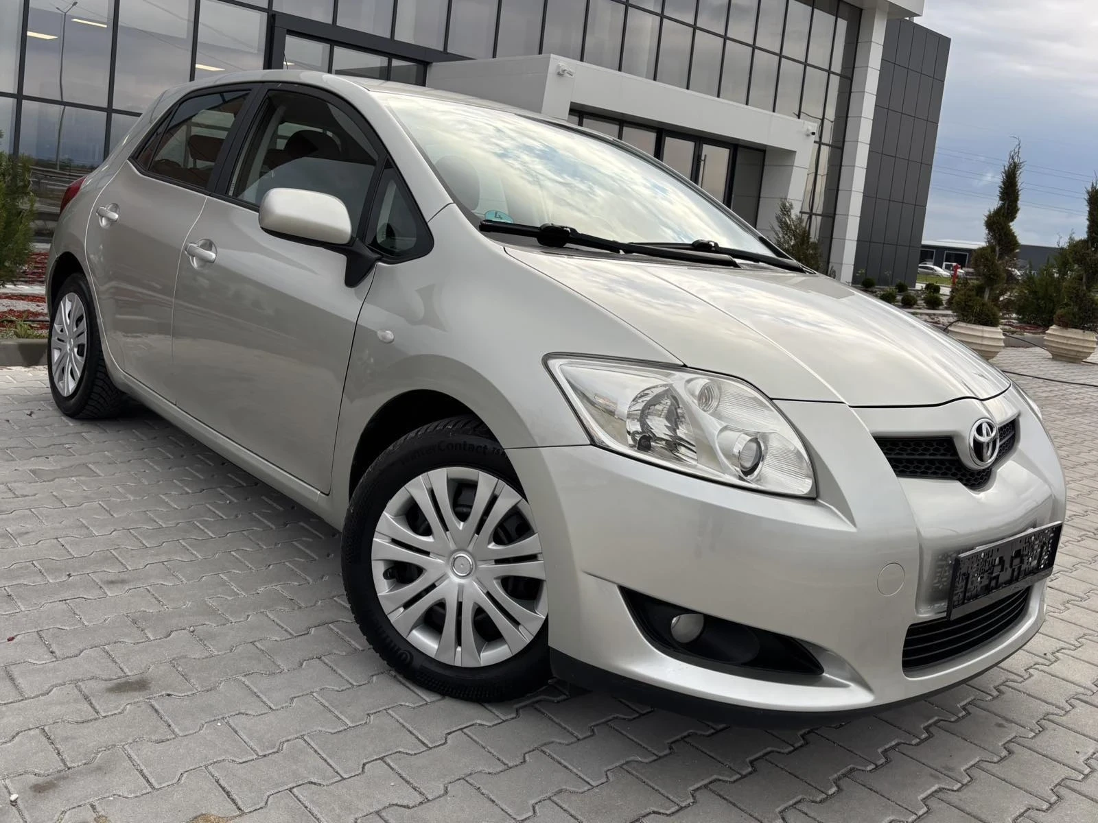 Toyota Auris, снимка 3 - Автомобили и джипове - 54429017
