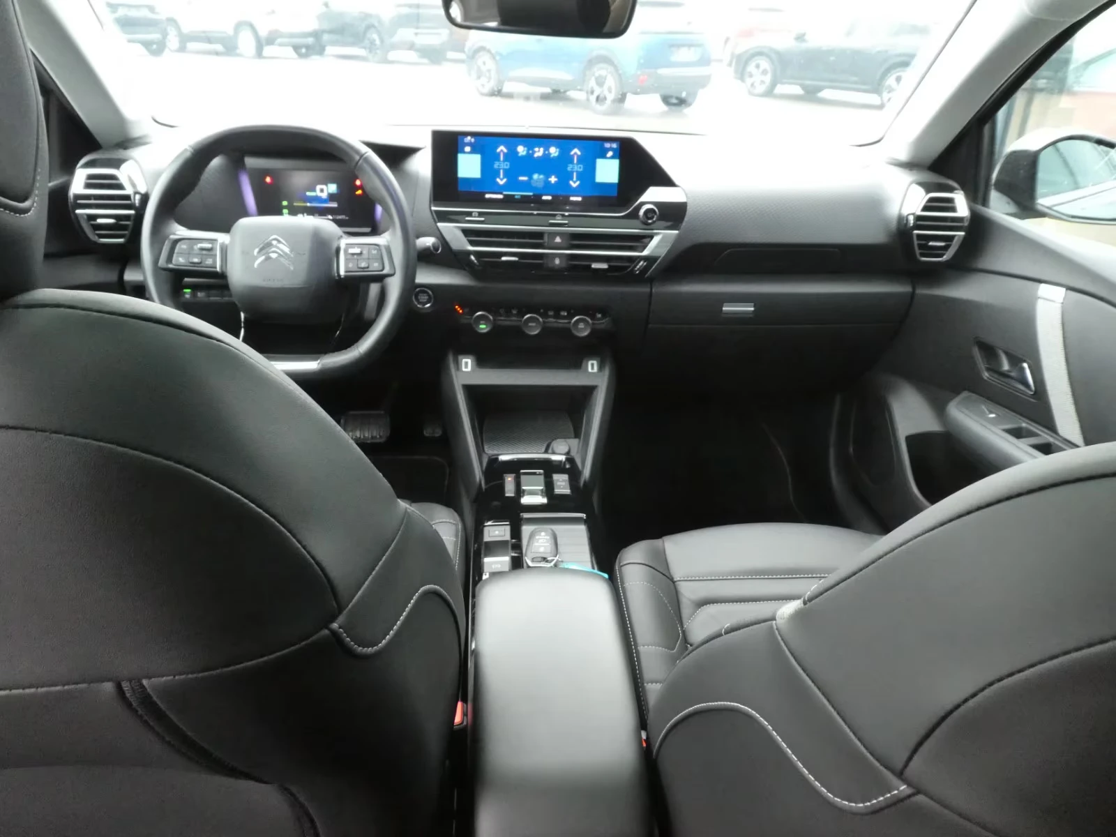 Citroen C4 e-Shine/136HP/СЕРT. БАТЕРИЯ/MASSAGE/CAM/NAVI/233h, снимка 9 - Автомобили и джипове - 54622629