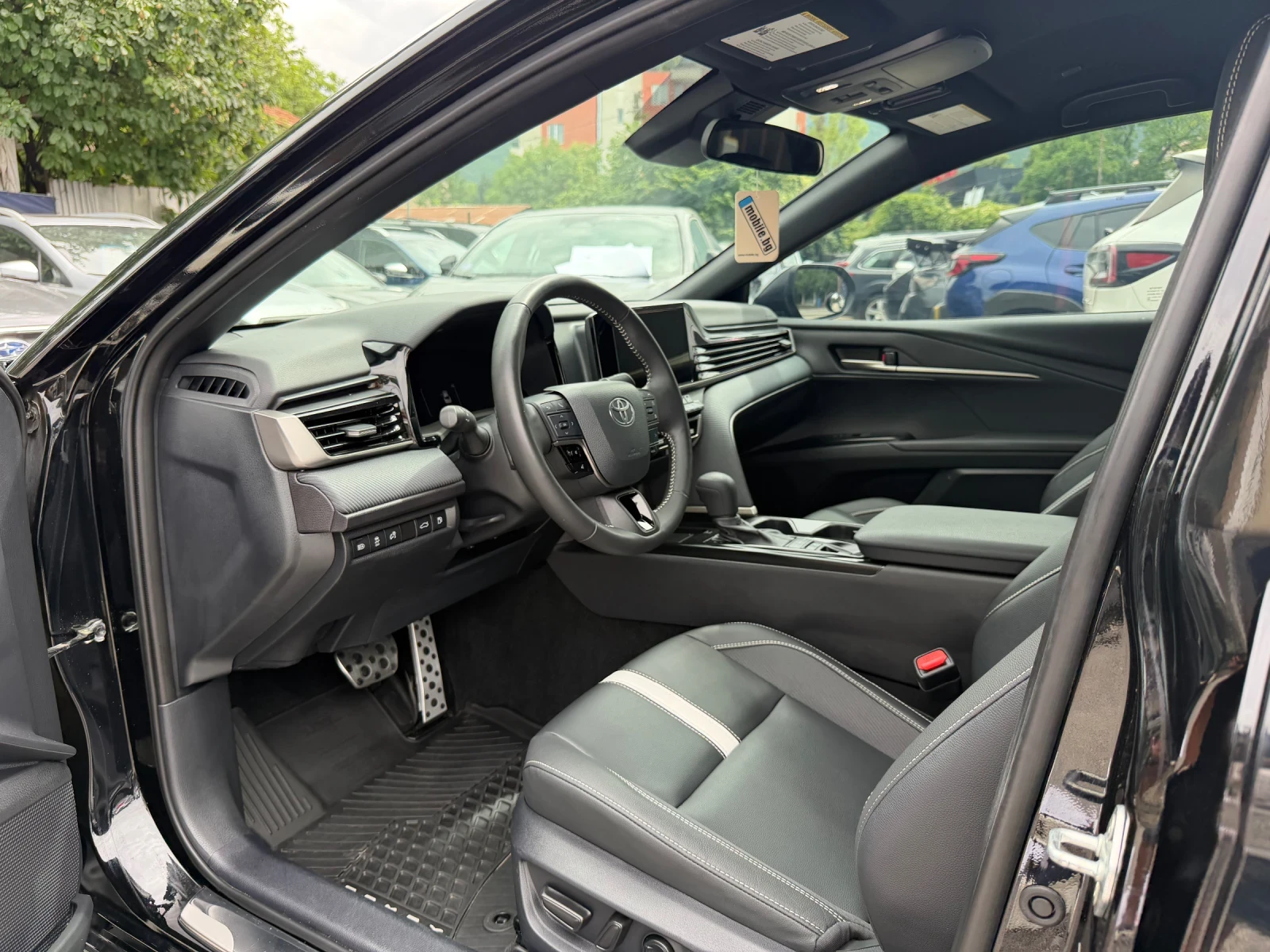 Toyota Camry SE HEV, снимка 10 - Автомобили и джипове - 55138792