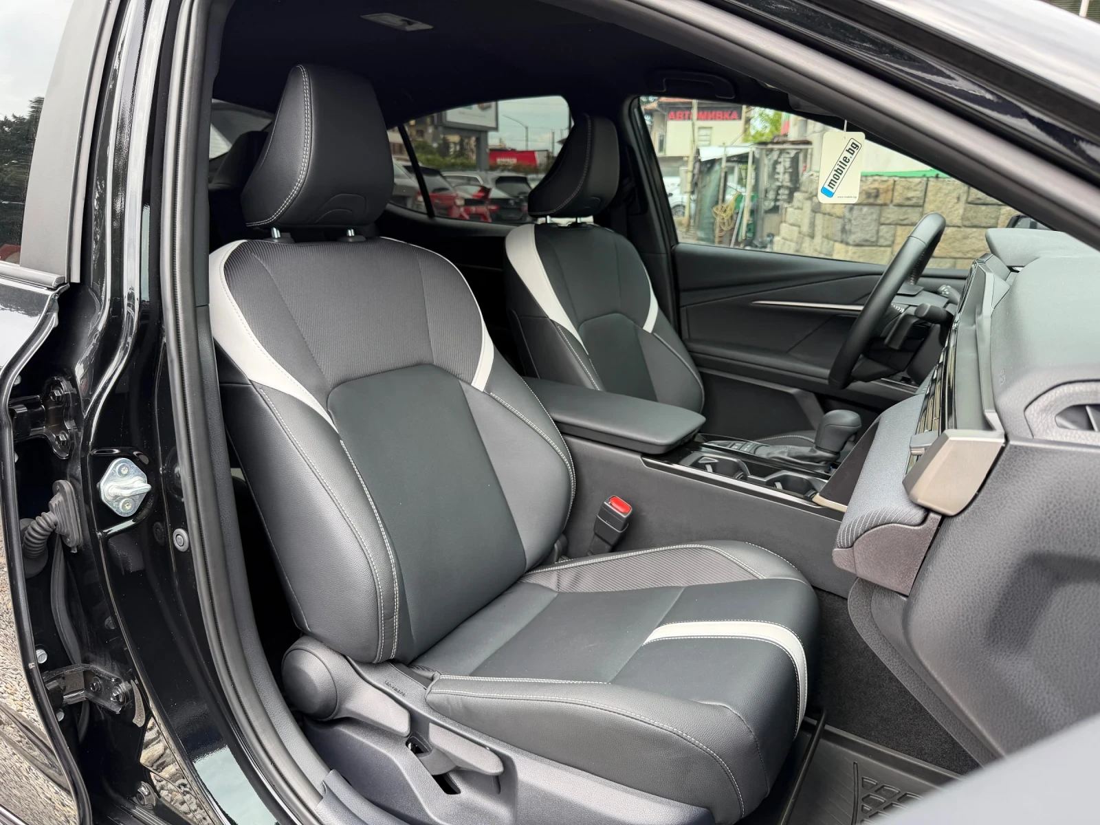 Toyota Camry SE HEV, снимка 12 - Автомобили и джипове - 55138792