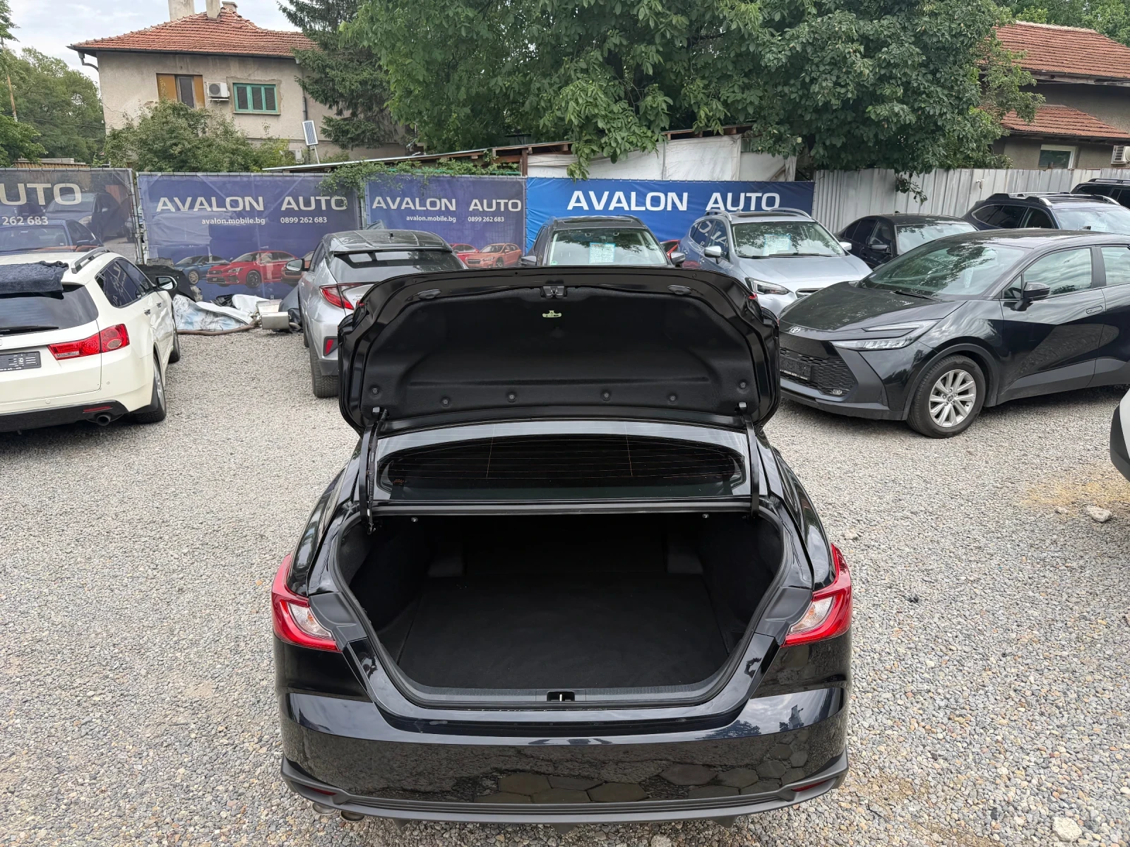 Toyota Camry SE HEV, снимка 16 - Автомобили и джипове - 55138792