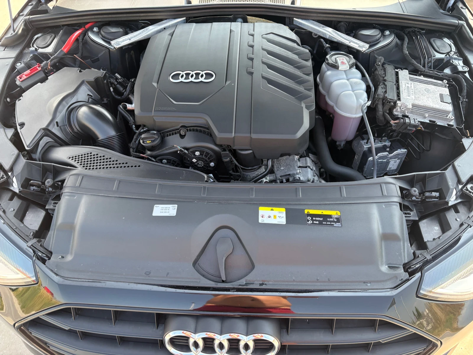 Audi A4 A4 Avant 40 TFSI ADVANCED S-Tronic, снимка 14 - Автомобили и джипове - 55351527
