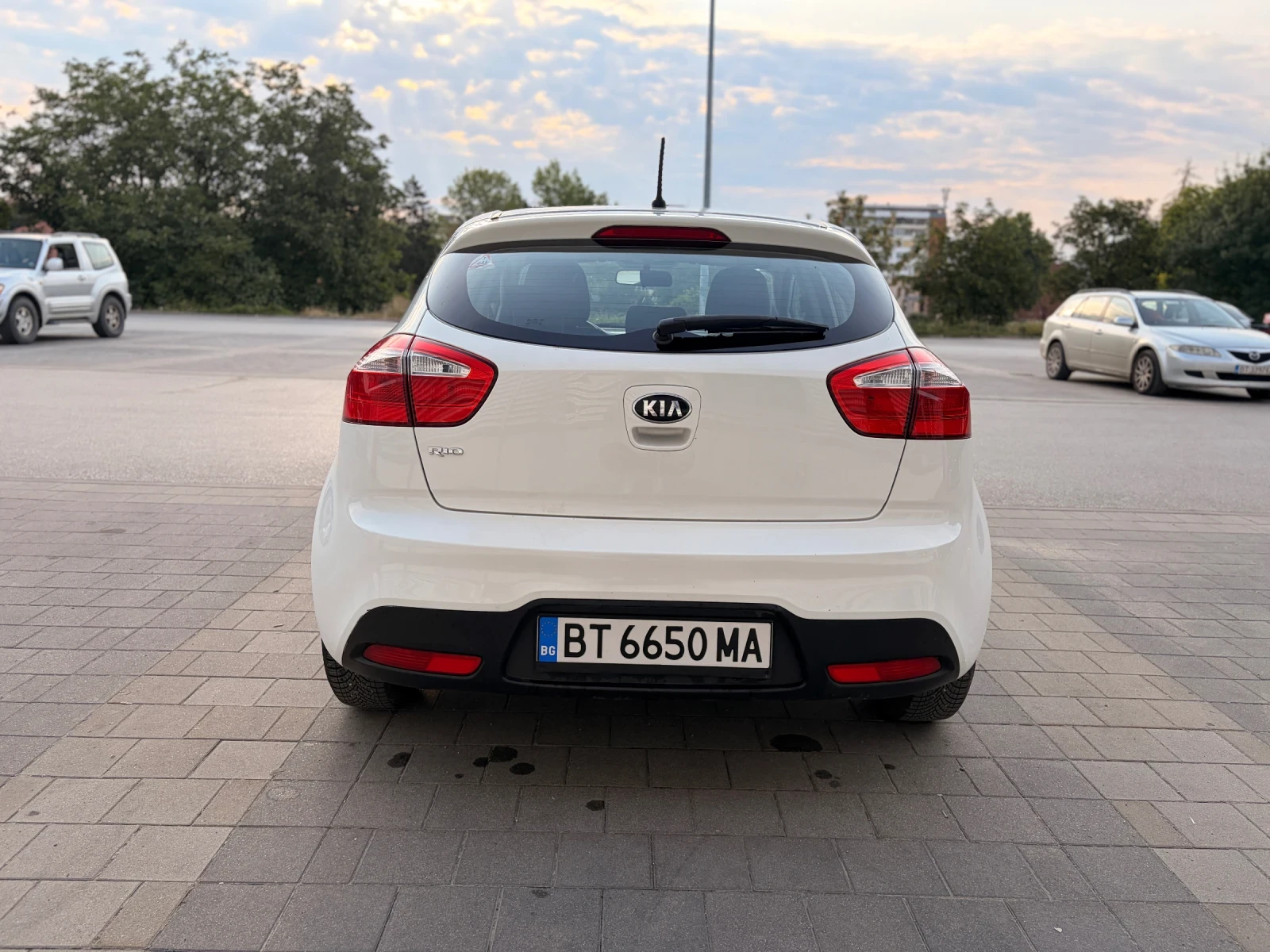 Kia Rio, снимка 9 - Автомобили и джипове - 55367841