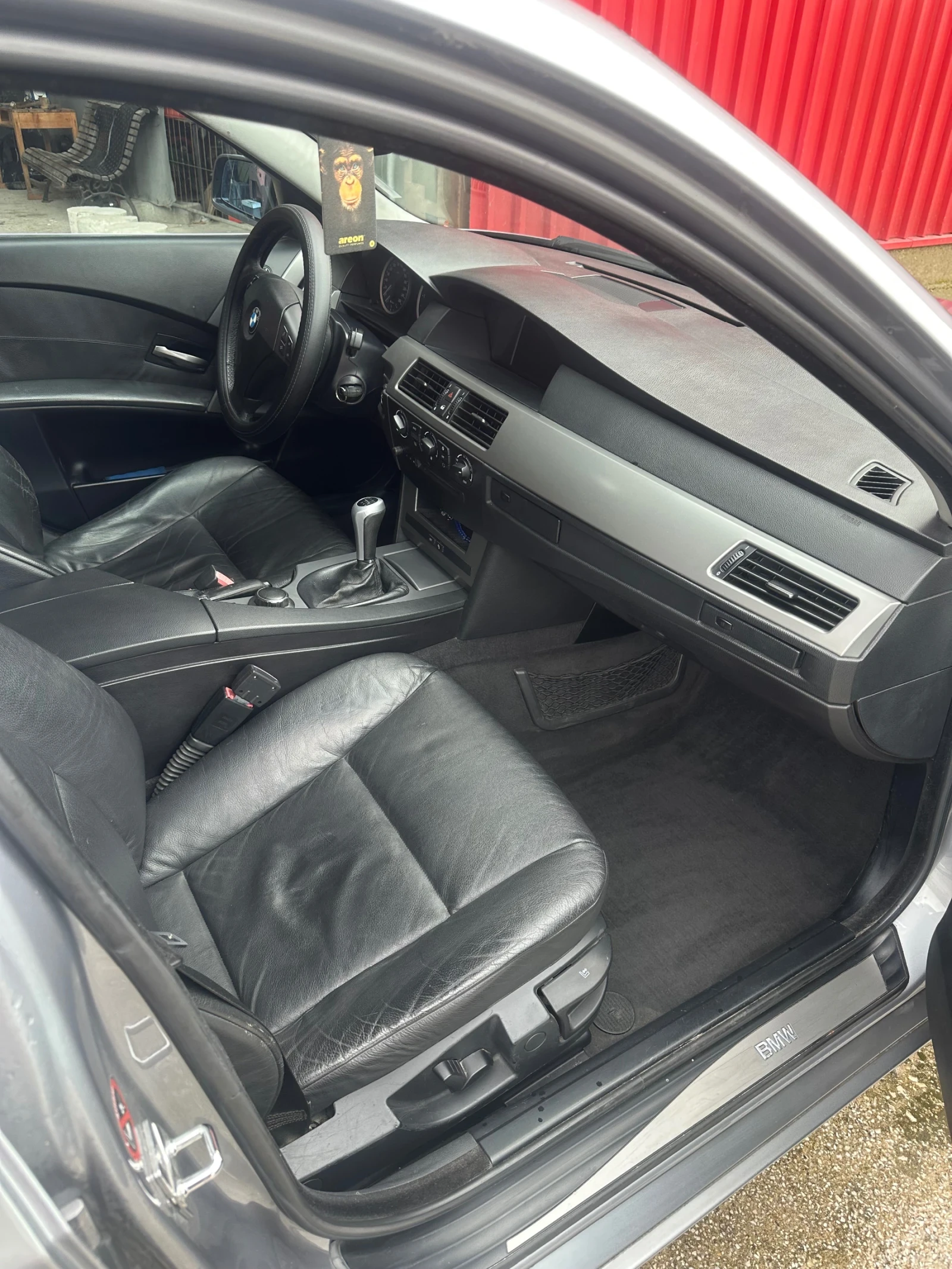 BMW 520, снимка 6 - Автомобили и джипове - 55670055
