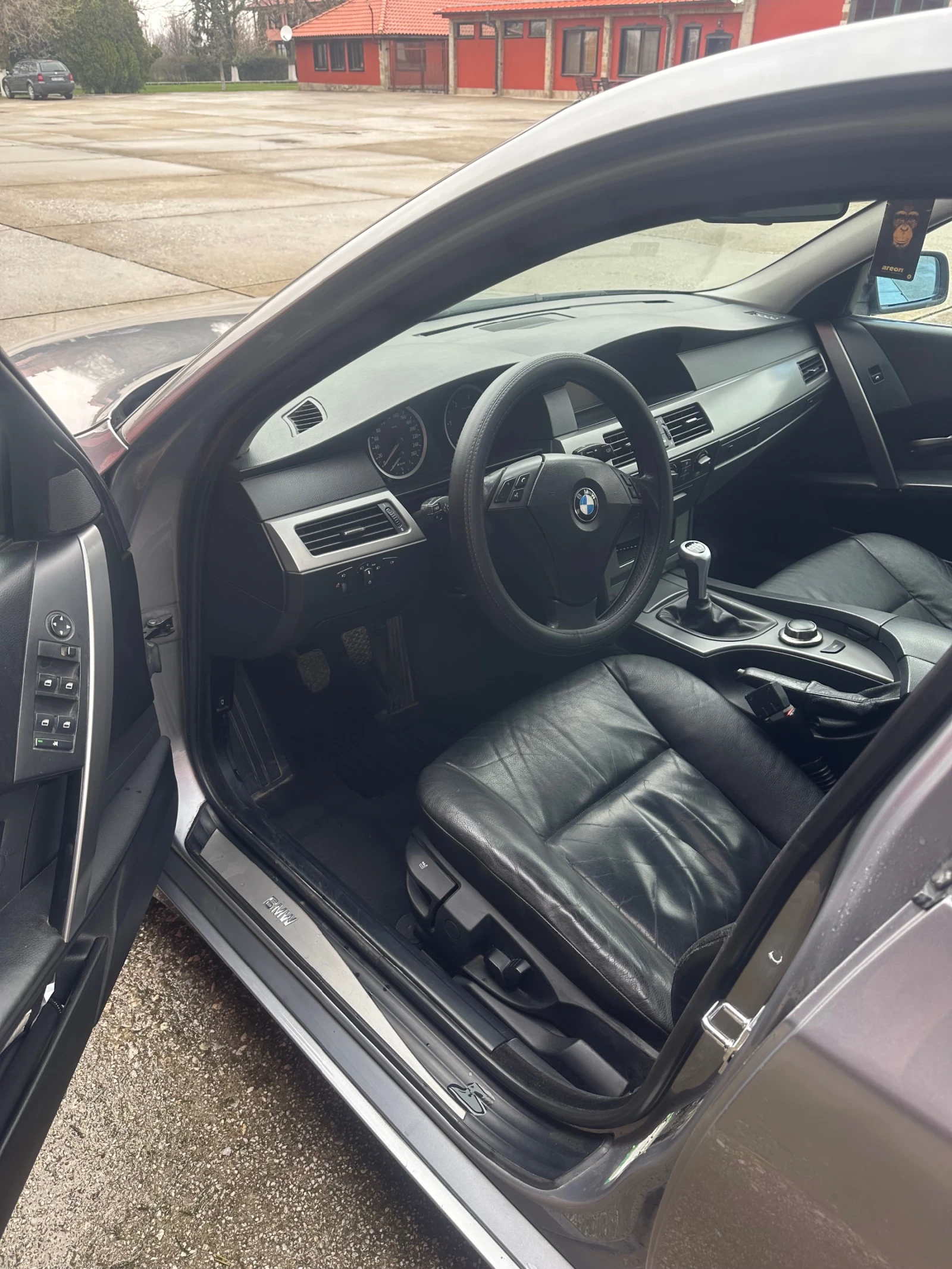 BMW 520, снимка 5 - Автомобили и джипове - 55670055