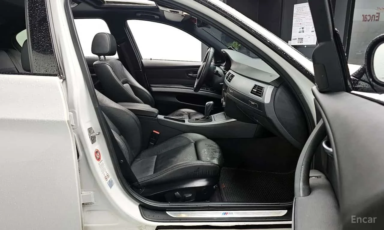 BMW 320 * 320d Sedan M Sport * ЦЕНА ДО БГ, снимка 10 - Автомобили и джипове - 55738343