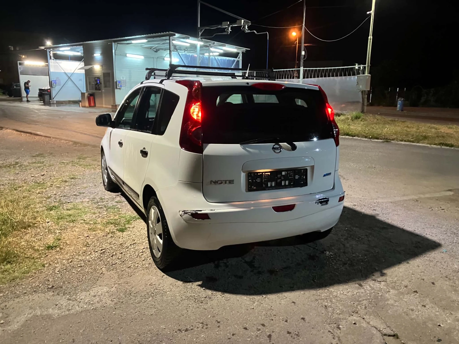 Nissan Note 1.4, снимка 6 - Автомобили и джипове - 56129347