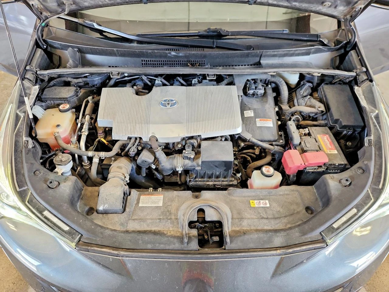 Toyota Prius 1.8l Four Touring, снимка 11 - Автомобили и джипове - 56145315