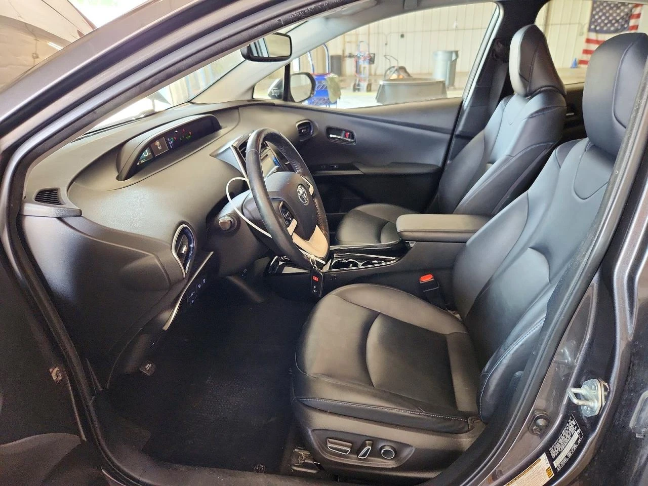 Toyota Prius 1.8l Four Touring, снимка 7 - Автомобили и джипове - 56145315