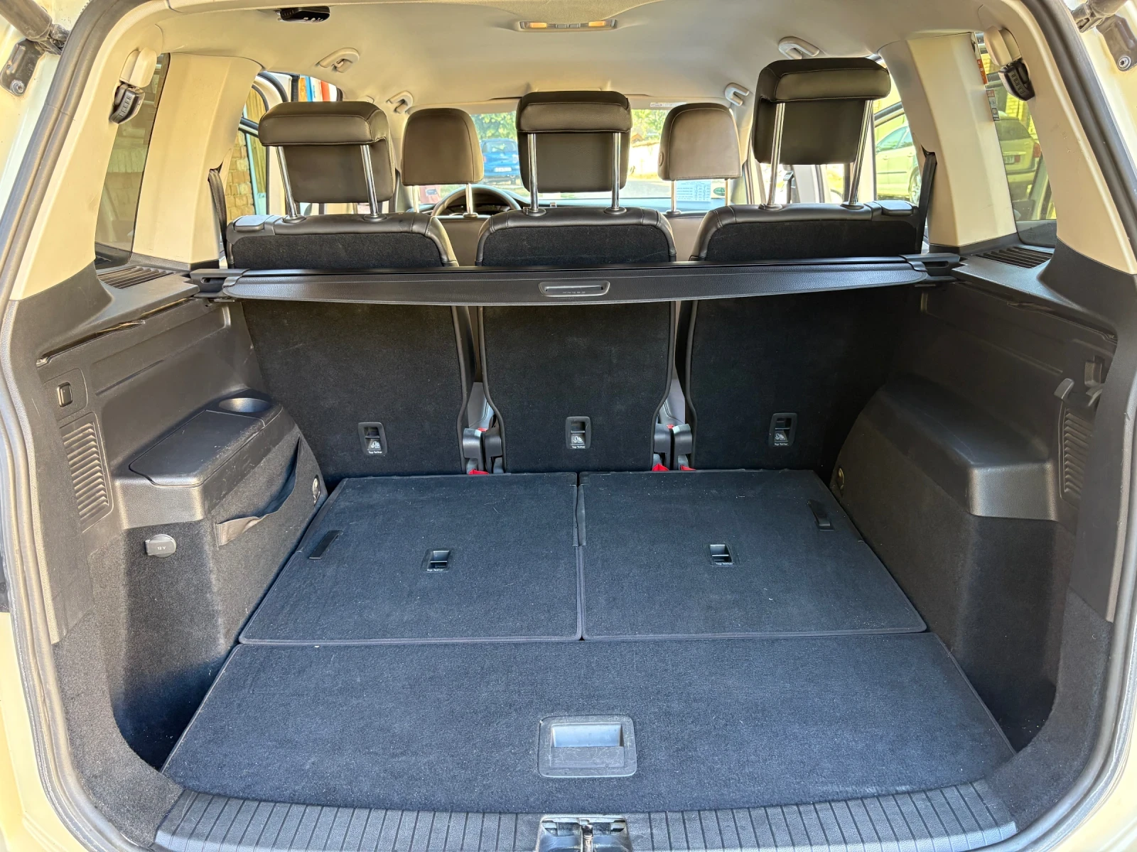VW Touran 2.0 115hp, снимка 11 - Автомобили и джипове - 56232998