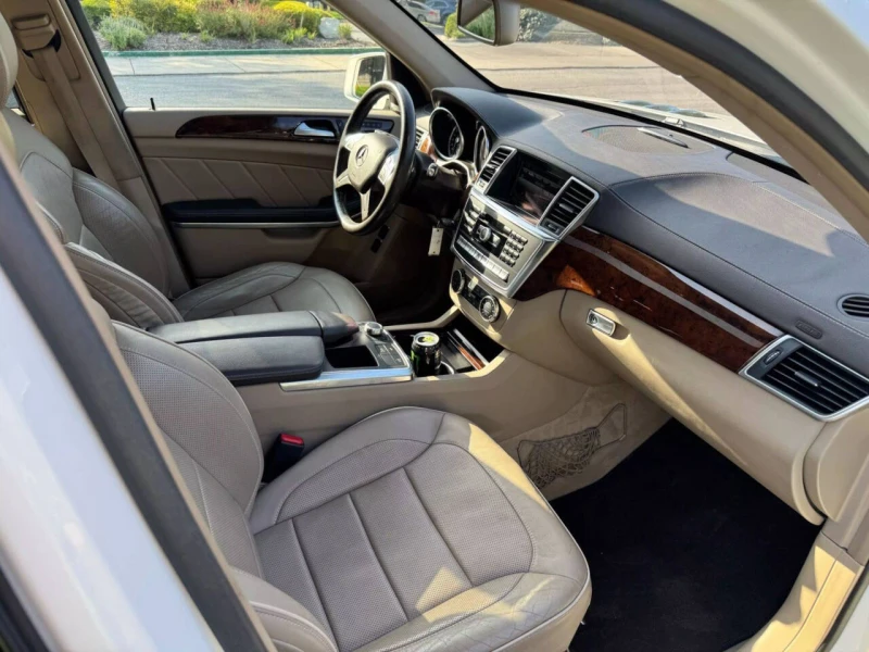 Mercedes-Benz GL 550* harman kardon* multibeam led* Масаж* панорама, снимка 6 - Автомобили и джипове - 51868524