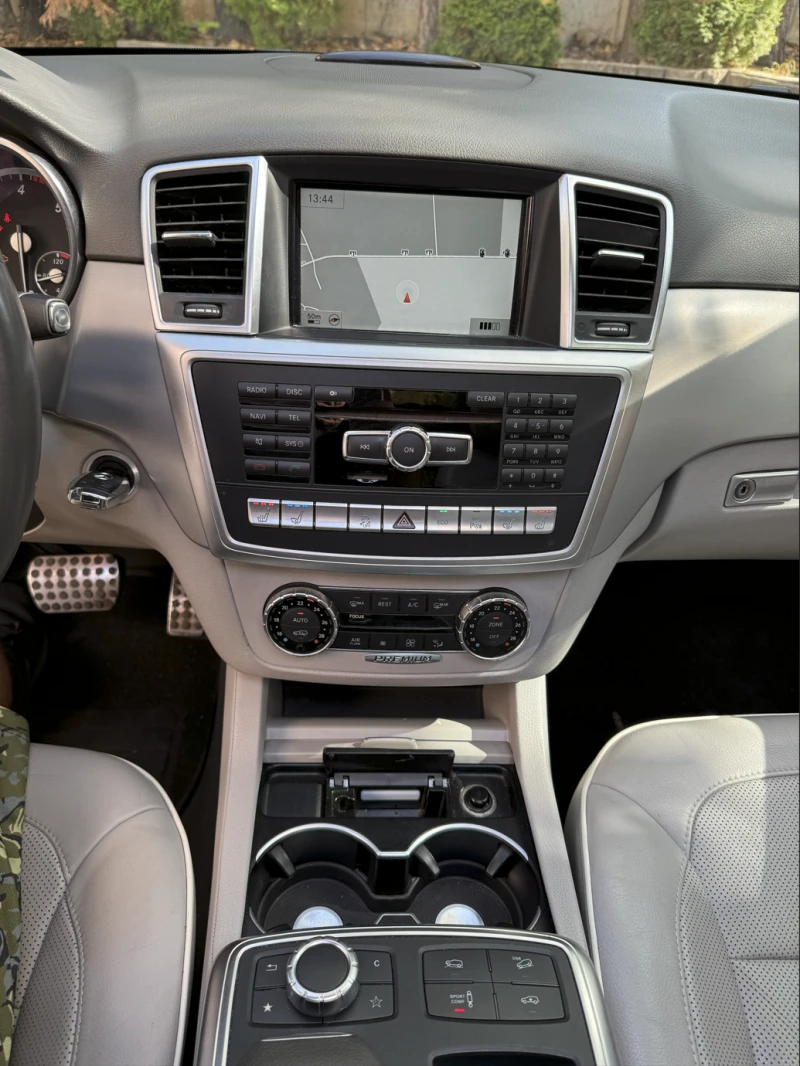 Mercedes-Benz ML 350 AMG style, снимка 10 - Автомобили и джипове - 52529269