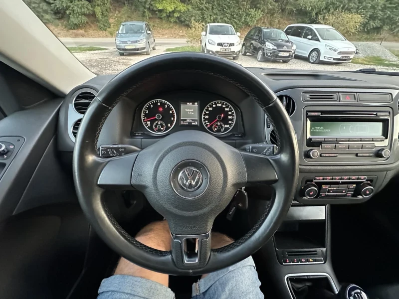 VW Tiguan BENZIN* FACE* LED* PANORAMA, снимка 13 - Автомобили и джипове - 52511944
