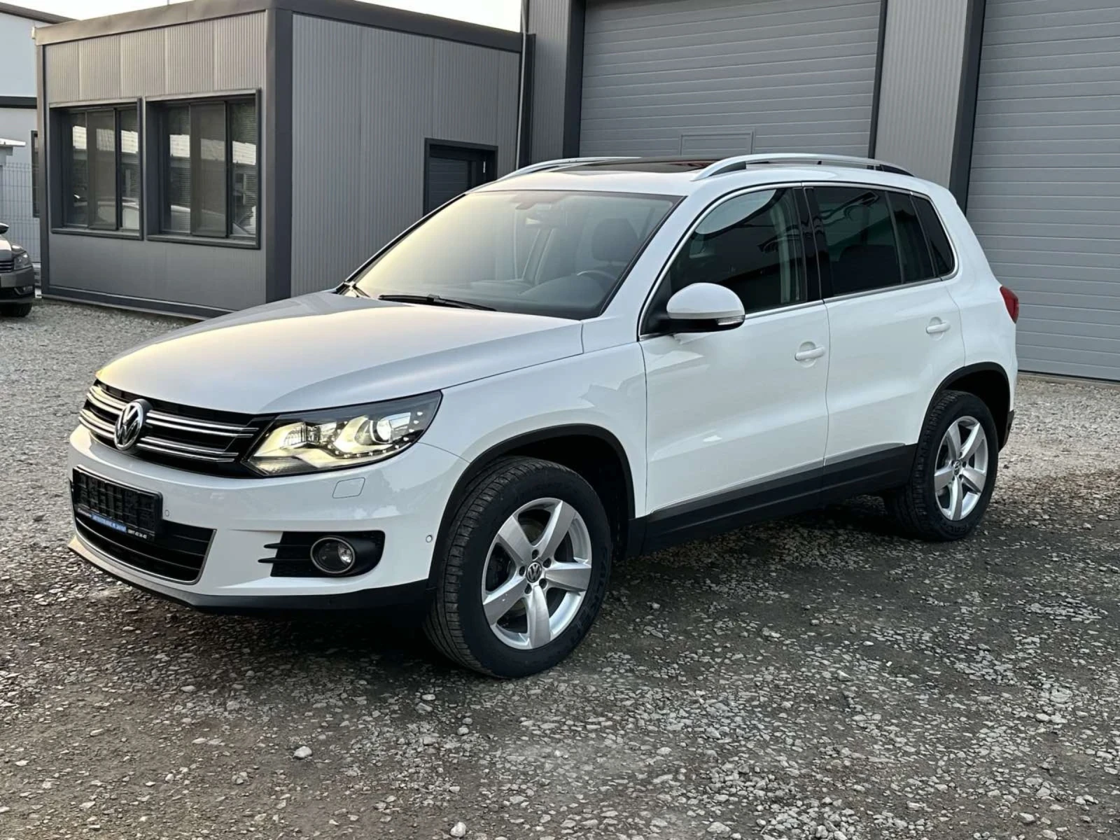 VW Tiguan BENZIN* FACE* LED* PANORAMA, снимка 1