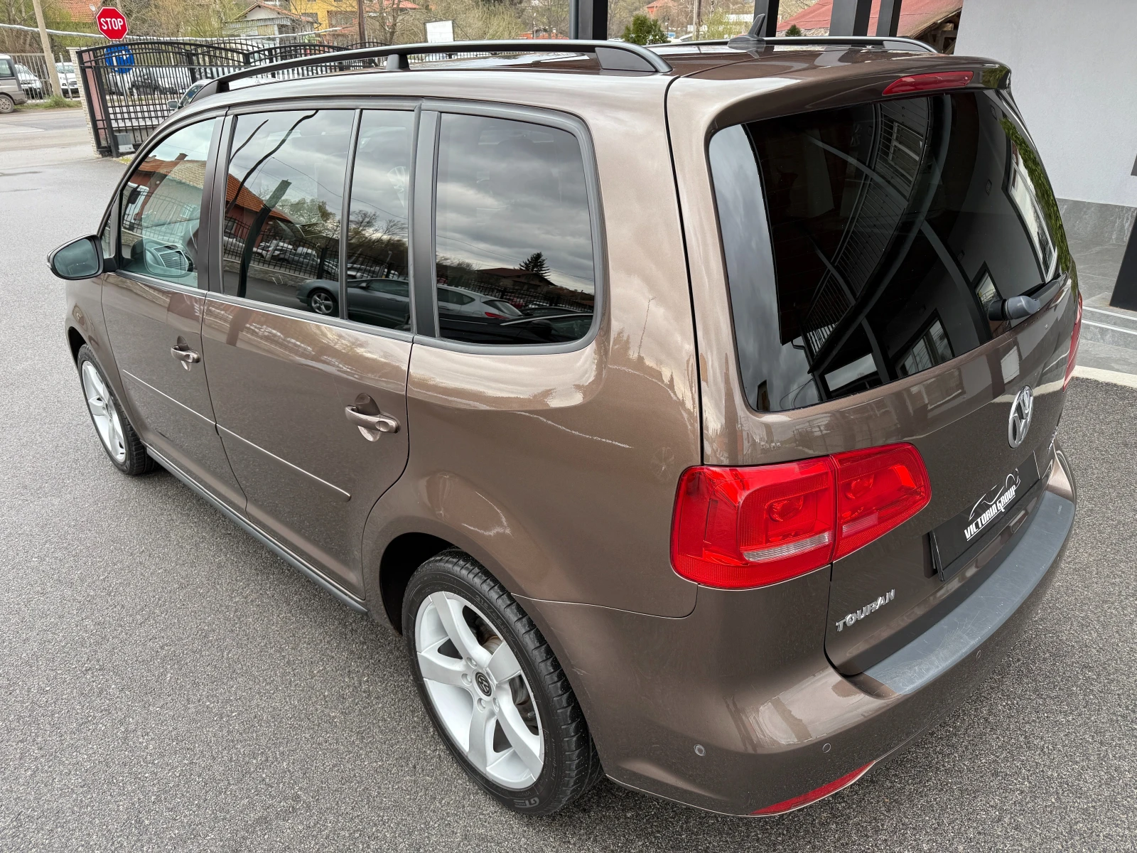 VW Touran 1.6d НОВ ВНОС  - изображение 6