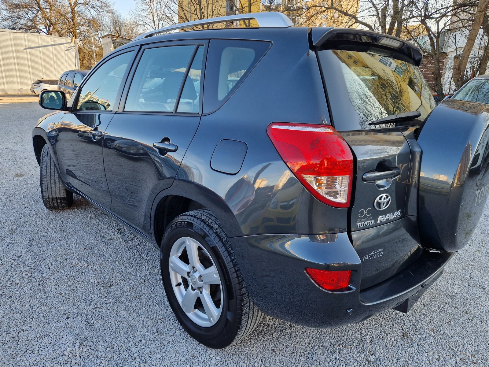 Toyota Rav4 2.2D4d/6ск., снимка 7 - Автомобили и джипове - 53824547