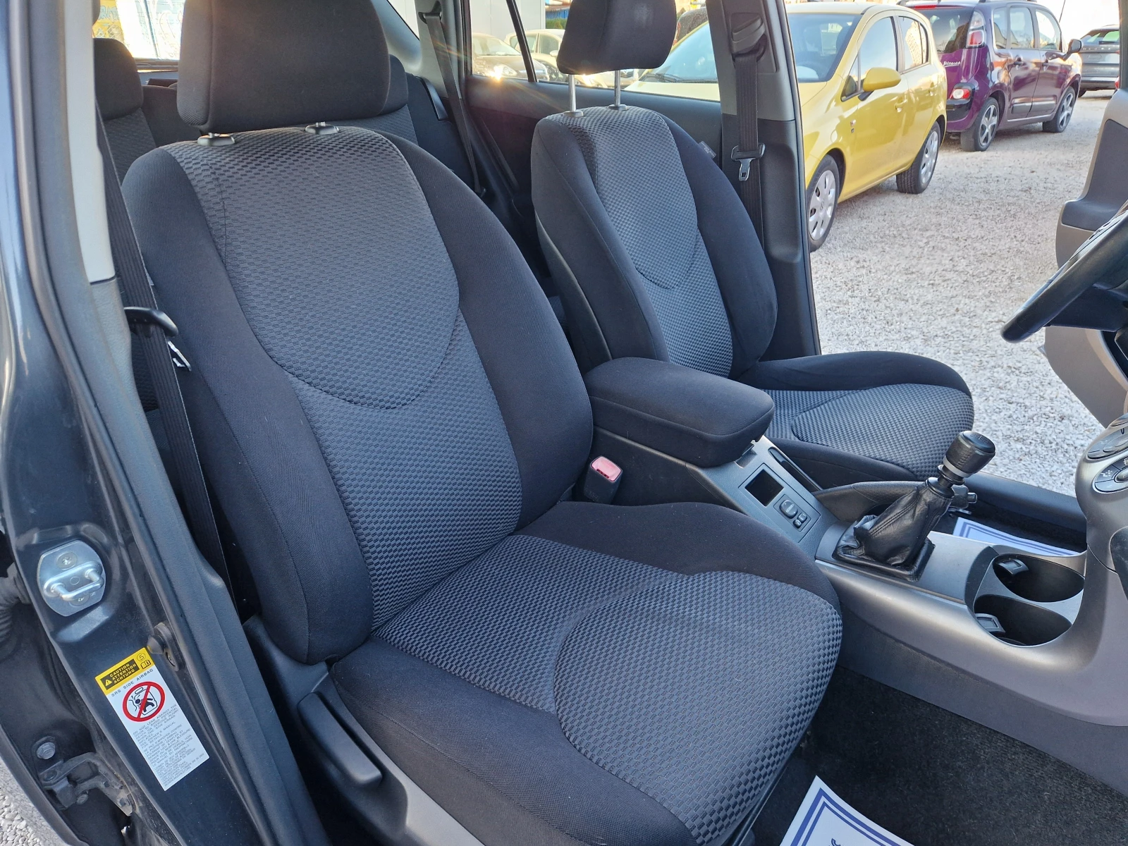 Toyota Rav4 2.2D4d/6ск., снимка 12 - Автомобили и джипове - 53824547