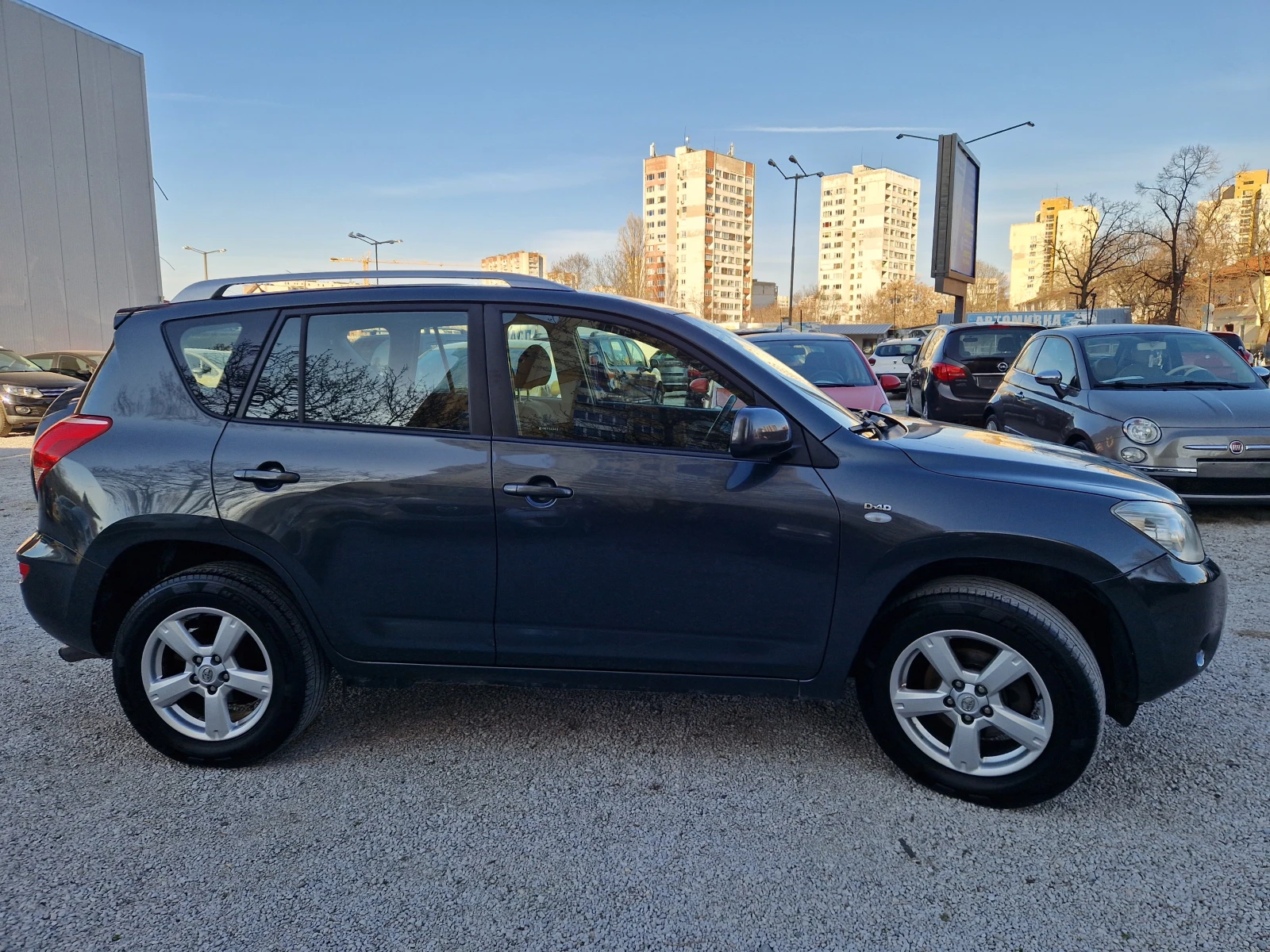 Toyota Rav4 2.2D4d/6ск., снимка 4 - Автомобили и джипове - 53824547