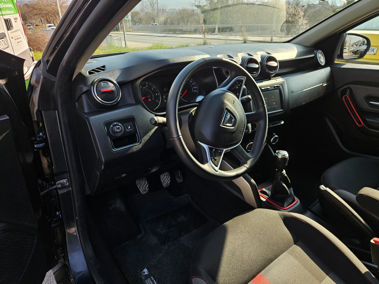 Dacia Duster 1.6 , снимка 8 - Автомобили и джипове - 53978050