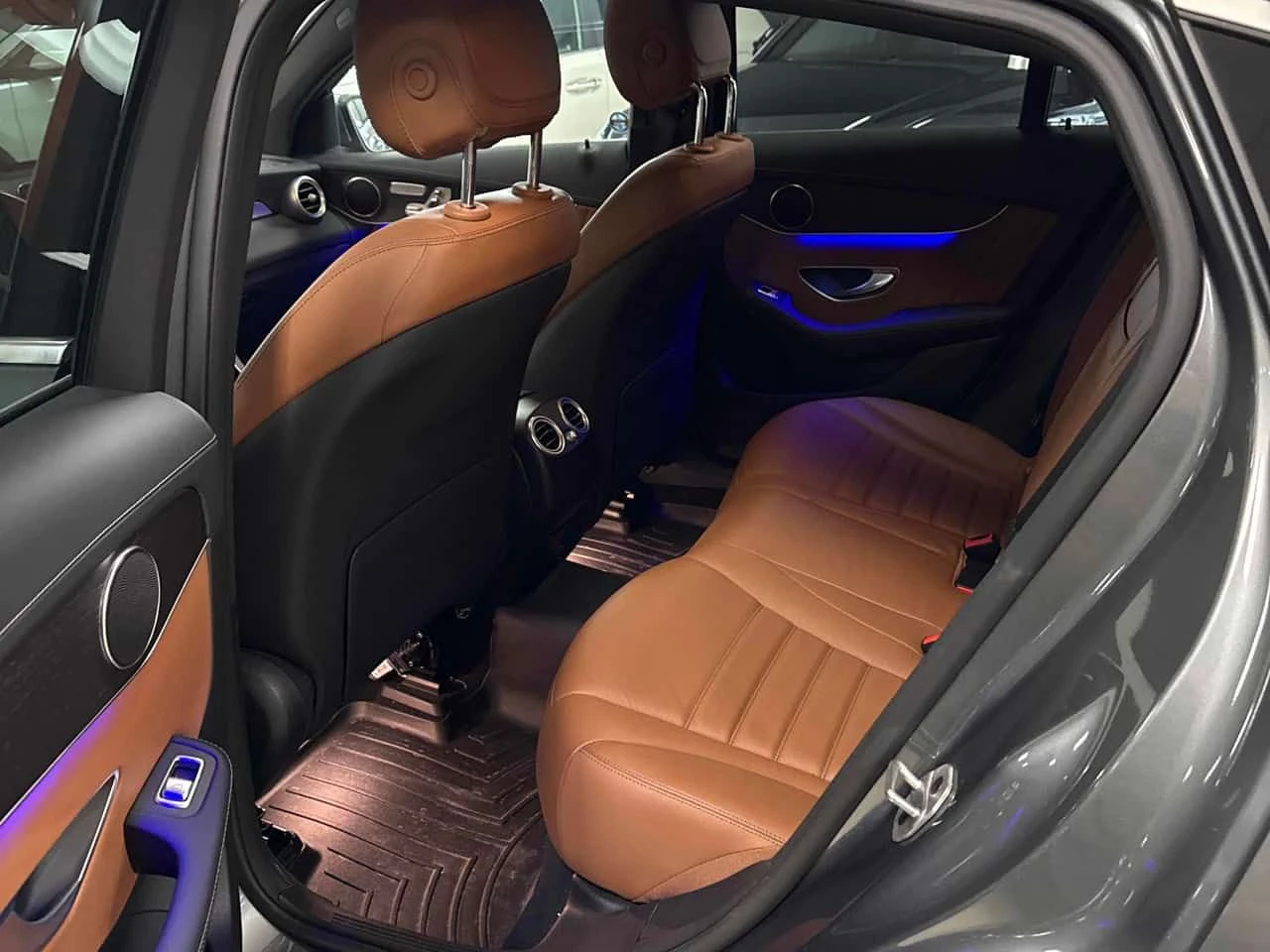 Mercedes-Benz GLC 300 ШИБИДАХ/360 КАМЕРИ/AMBIENT, снимка 10 - Автомобили и джипове - 54008479