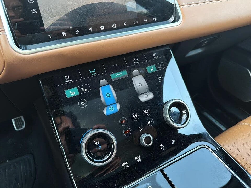 Land Rover Range Rover Velar Масаж * Обдухване * 360 * АвтоКредит * (ЦЕНА ДО БГ, снимка 12 - Автомобили и джипове - 56121881