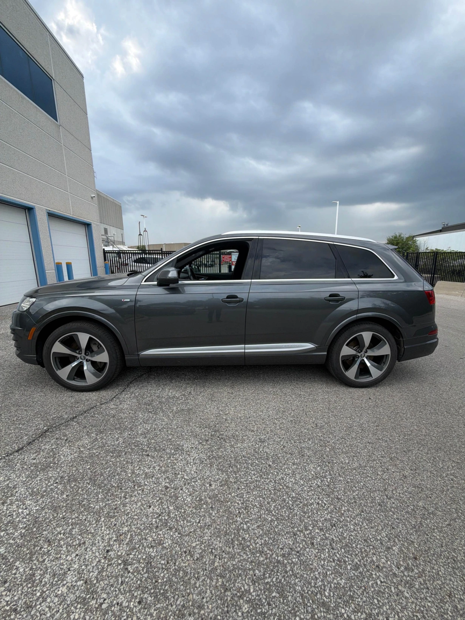 Audi Q7 * Technik * CARFAX * ОТ ПРЕДСТАВИТЕЛСТВО * , снимка 14 - Автомобили и джипове - 56159853